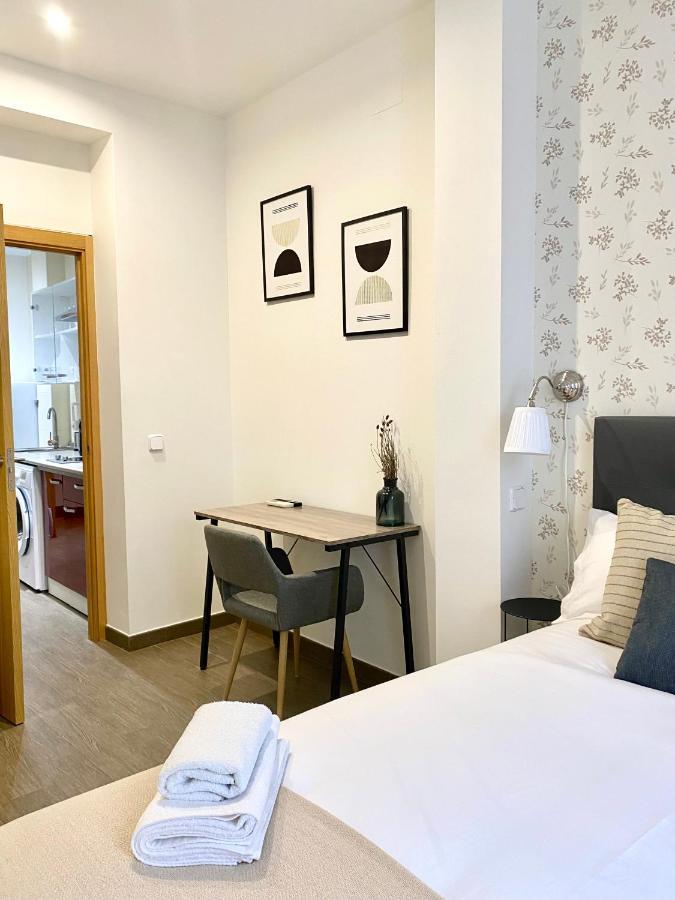 Apartamentos Fuencarral Madrid Luaran gambar