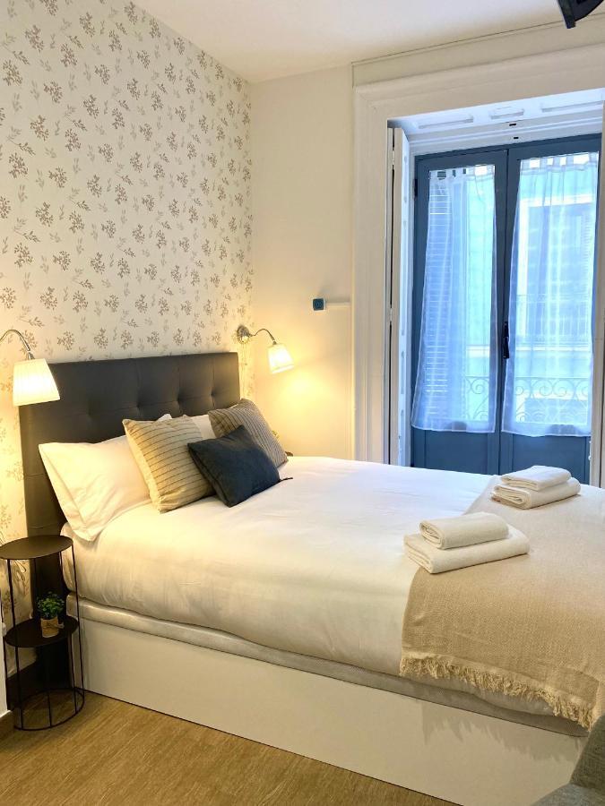 Apartamentos Fuencarral Madrid Luaran gambar