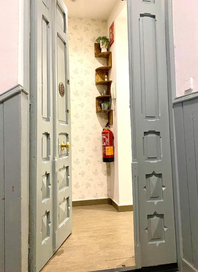 Apartamentos Fuencarral Madrid Luaran gambar